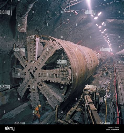 channel tunnel boring machine.